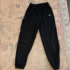 ALO Yoga Women’s Black Sweatpants